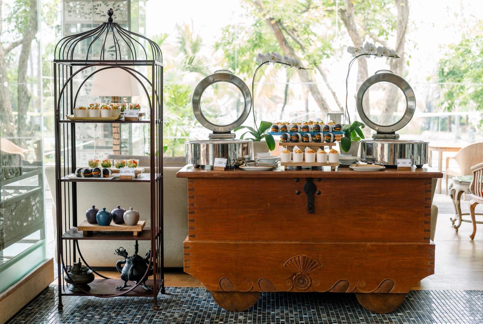 Bali Mandira Beach Resort & Spa Легиан Екстериор снимка A chafing dish