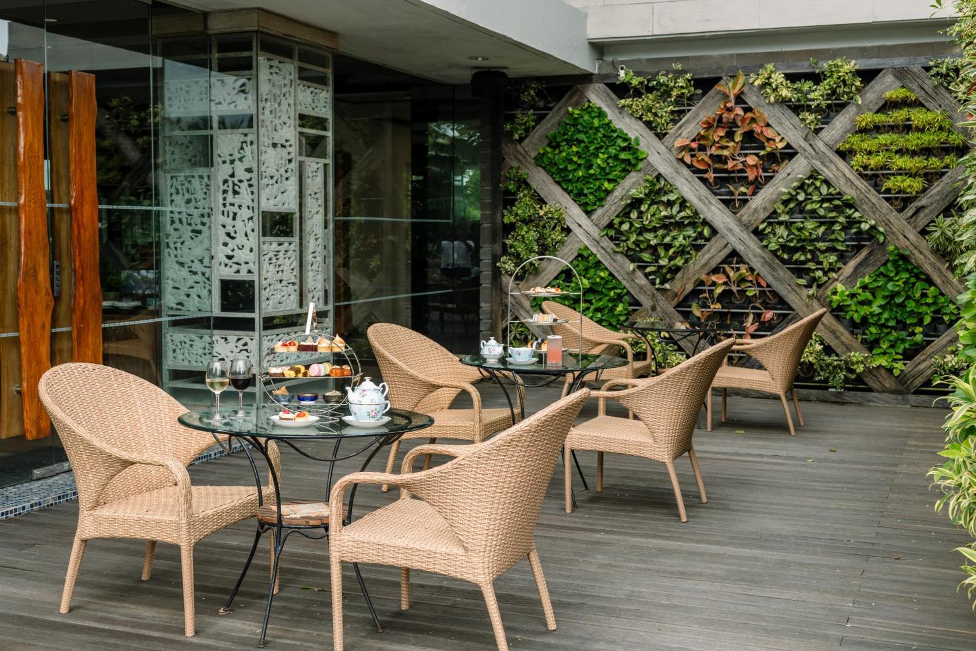 Bali Mandira Beach Resort & Spa Легиан Екстериор снимка The Tea Lounge